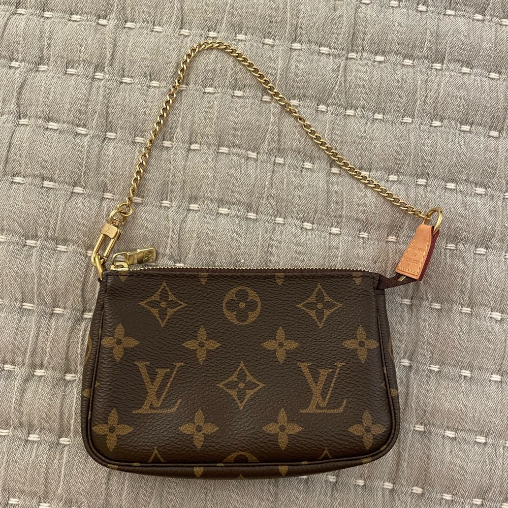Louis Vuitton Mini Pochette, monogram